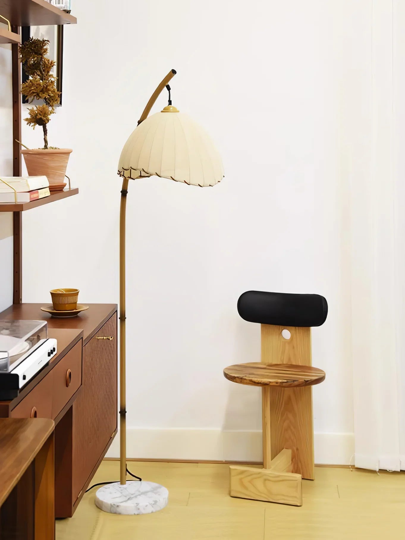 Vintage Bamboo Floor Lamp - NexioPick