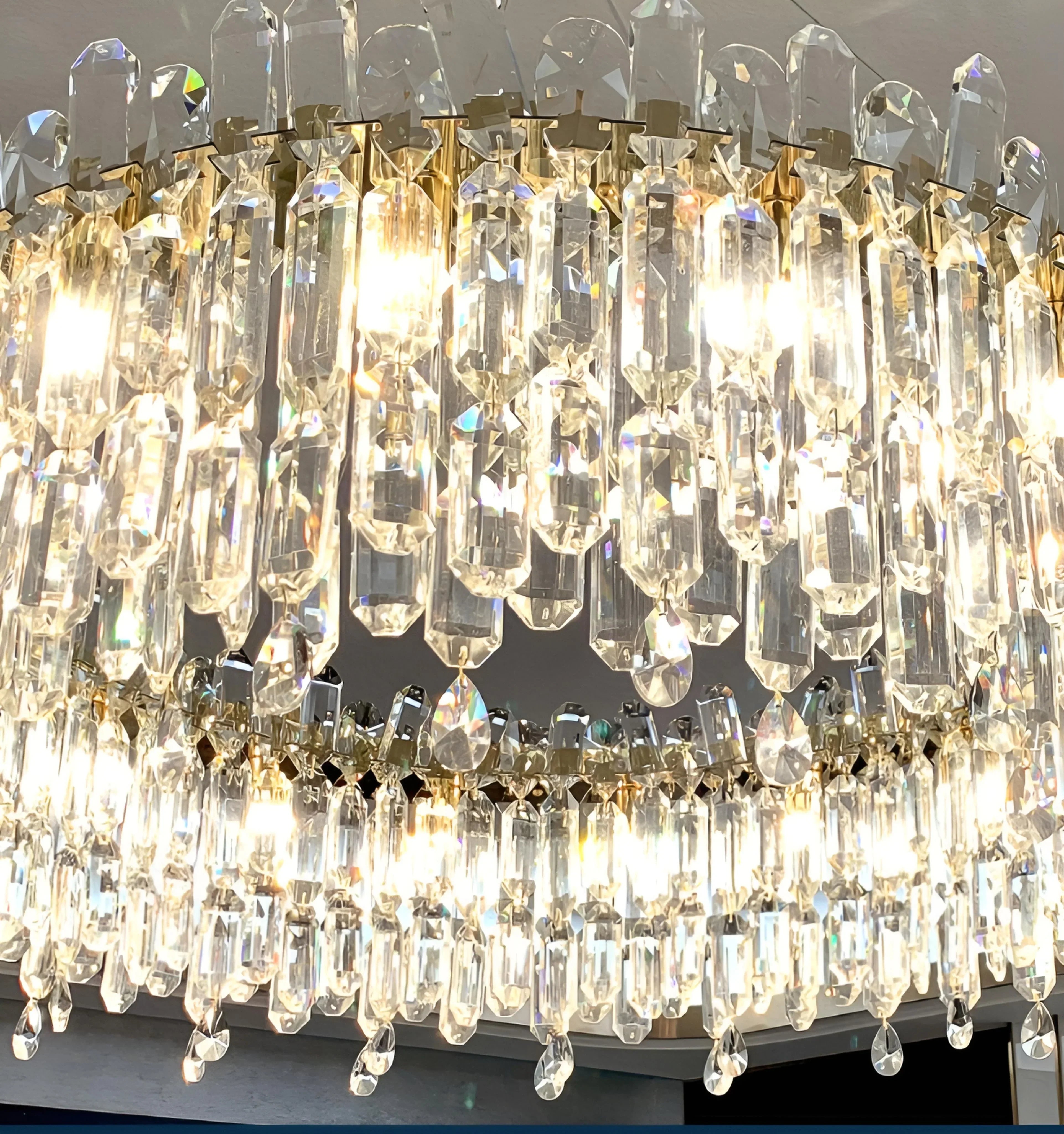 Serena Crystal Chandelier - NexioPick