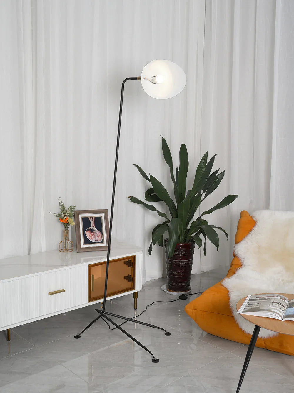 Serge Mouille Floor Lamp - NexioPick