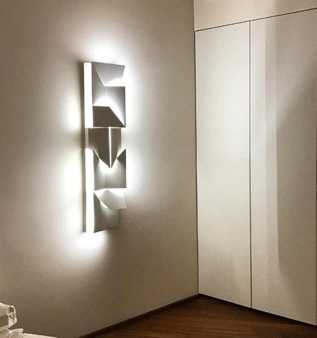 Shadows Wall Lamp - NexioPick