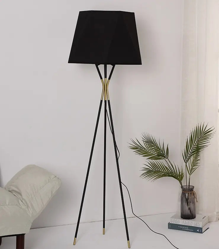 Solitaire Floor Lamp - NexioPick
