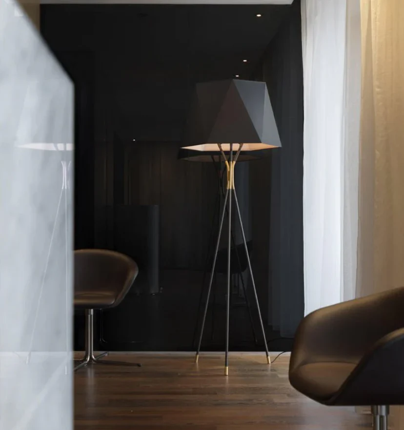 Solitaire Floor Lamp - NexioPick