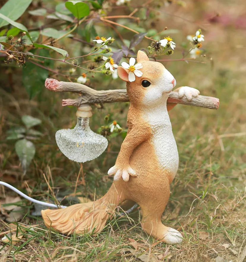 Squirrel Table Lamp - NexioPick