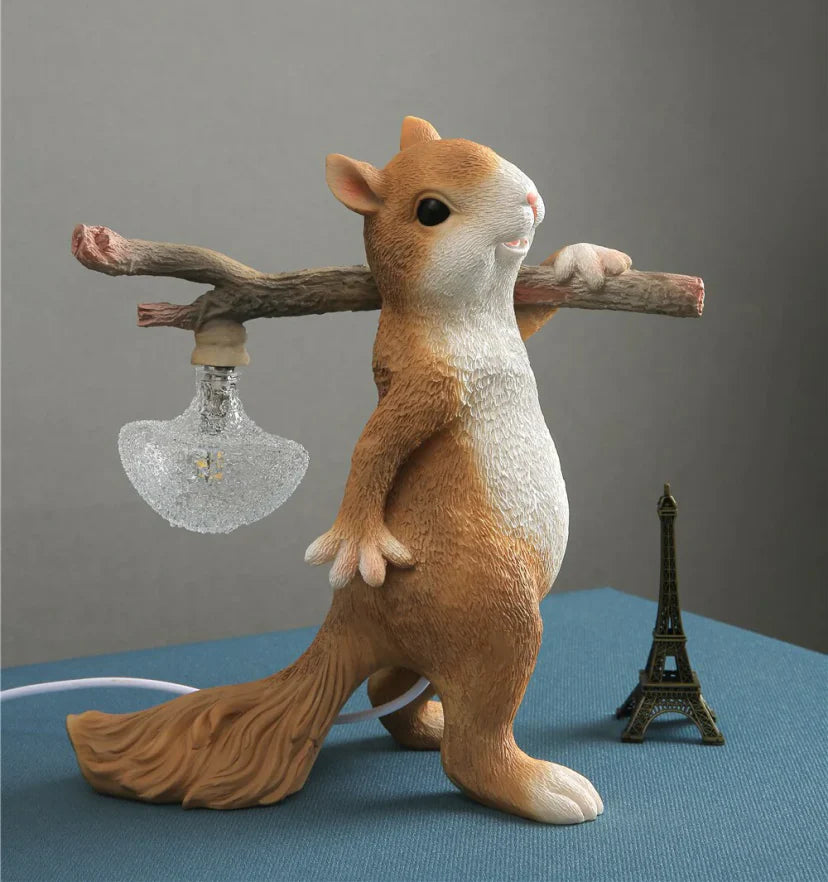 Squirrel Table Lamp - NexioPick