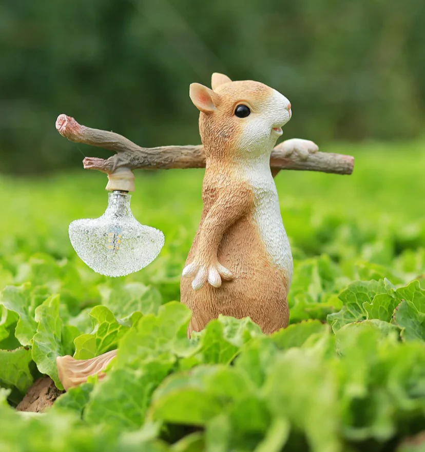 Squirrel Table Lamp - NexioPick