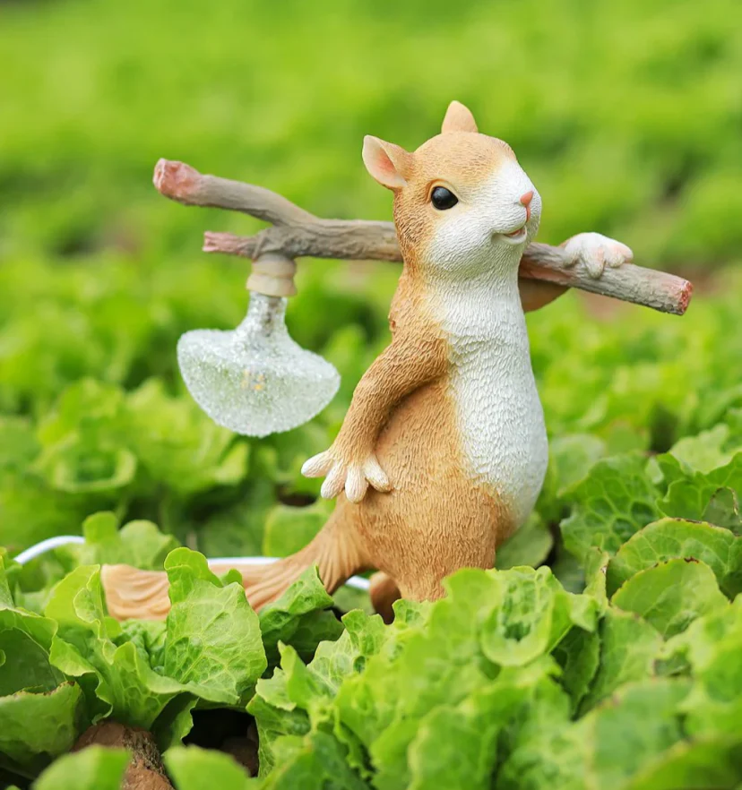 Squirrel Table Lamp - NexioPick