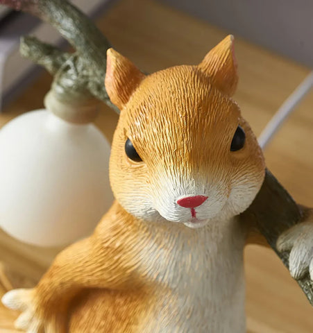 Squirrel Table Lamp - NexioPick