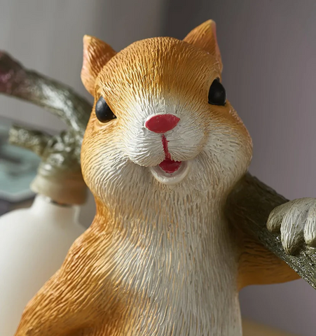 Squirrel Table Lamp - NexioPick