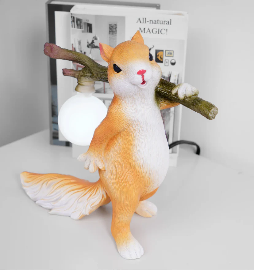 Squirrel Table Lamp - NexioPick