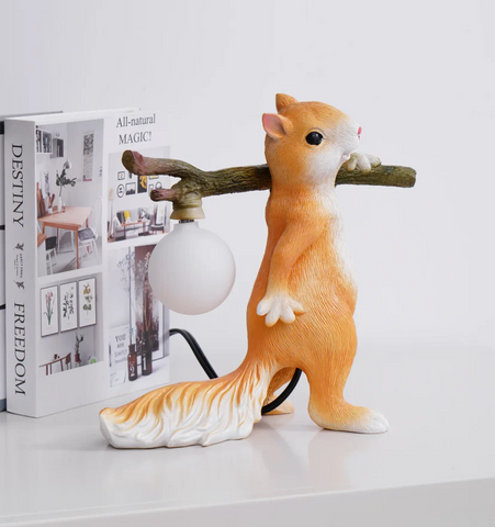 Squirrel Table Lamp - NexioPick