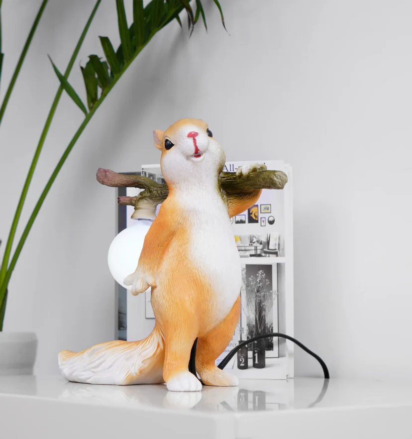 Squirrel Table Lamp - NexioPick