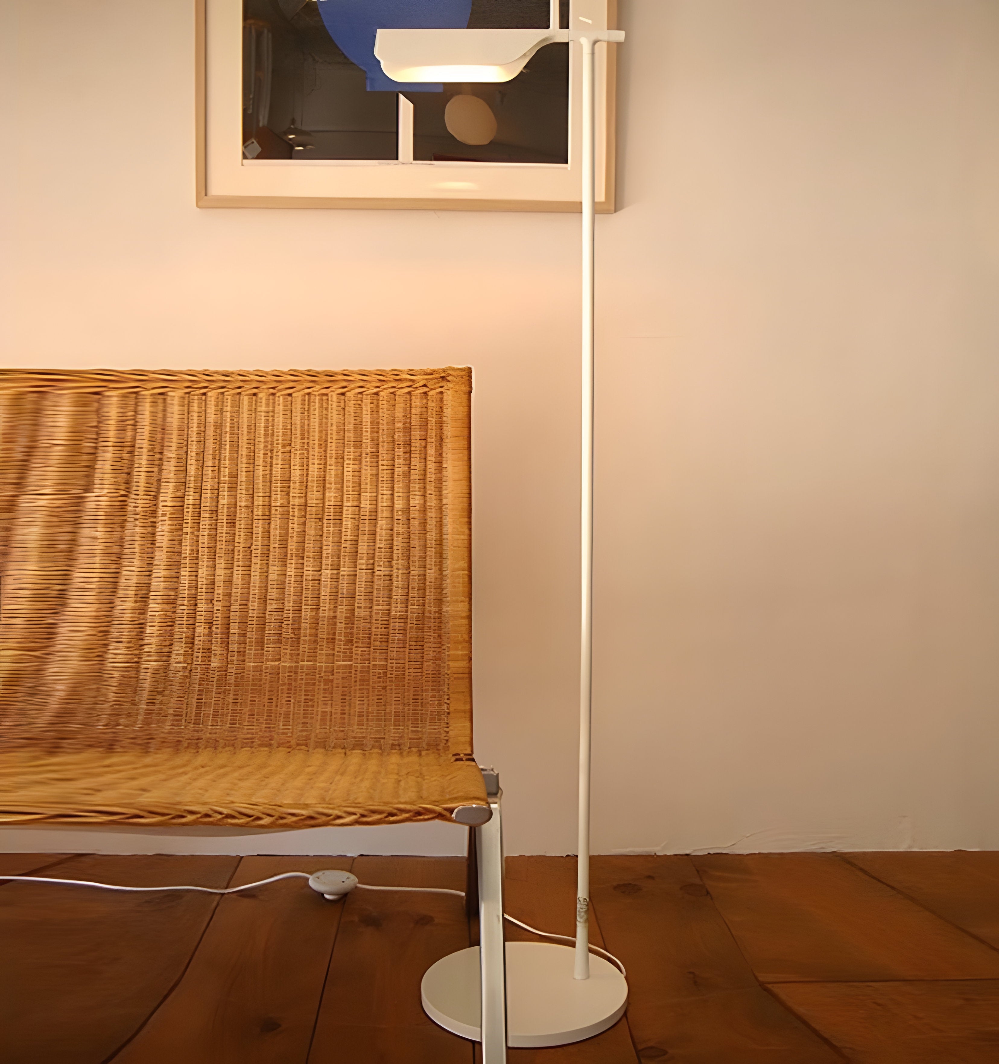 Pivot Ease Floor Lamp - NexioPick
