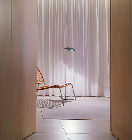 Pivot Ease Floor Lamp - NexioPick