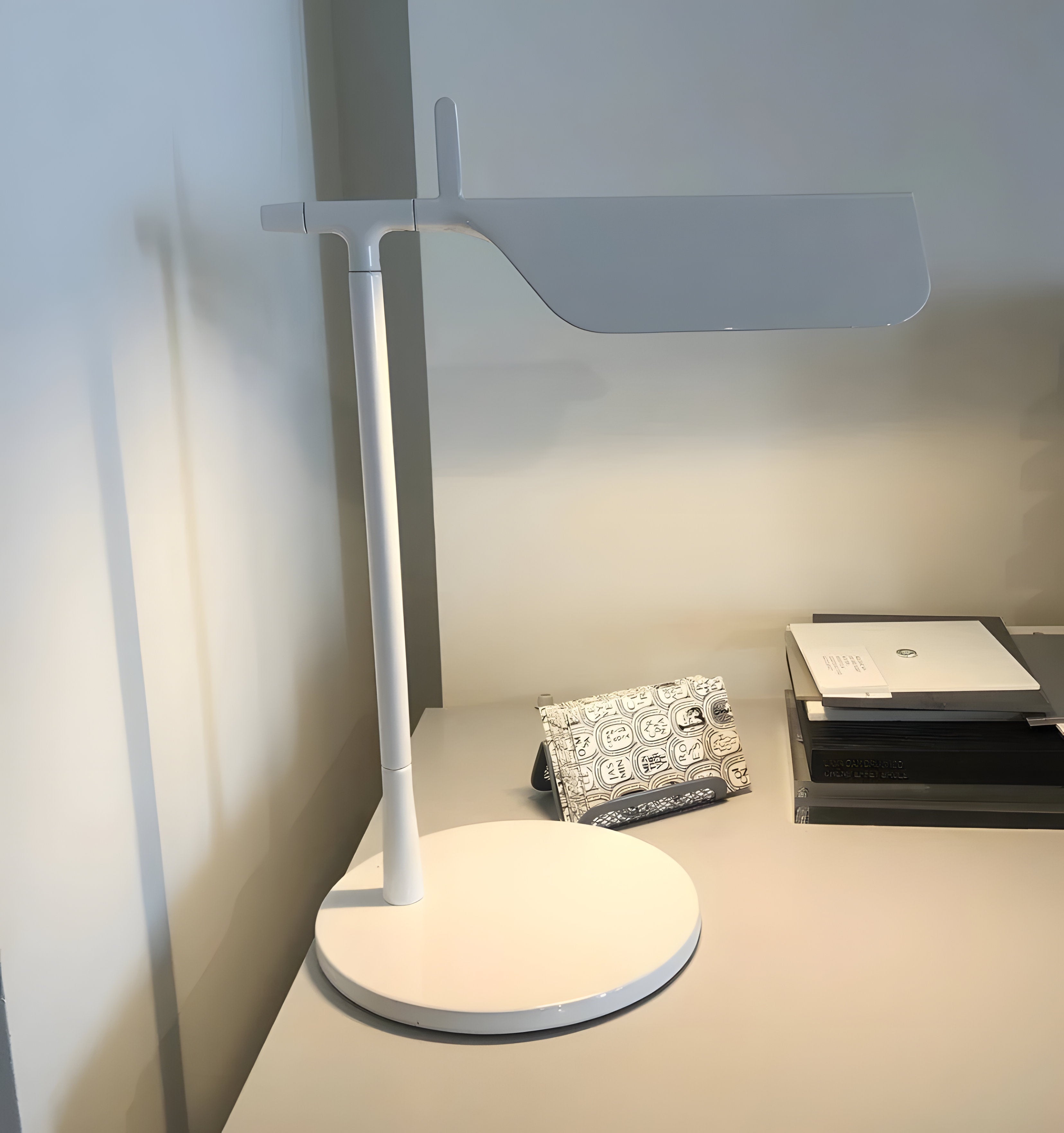 Pivot Ease Table Lamp - NexioPick