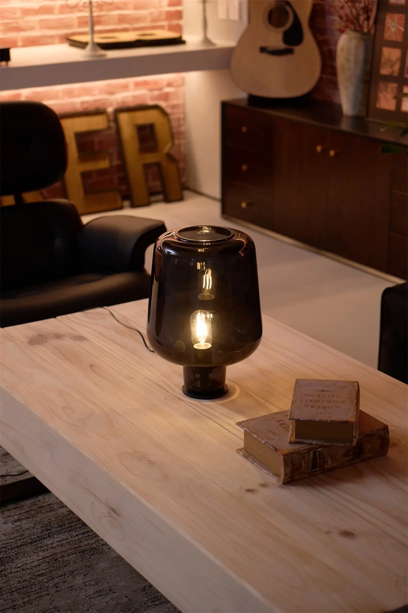 Teutonic Glass Table Lamp - NexioPick