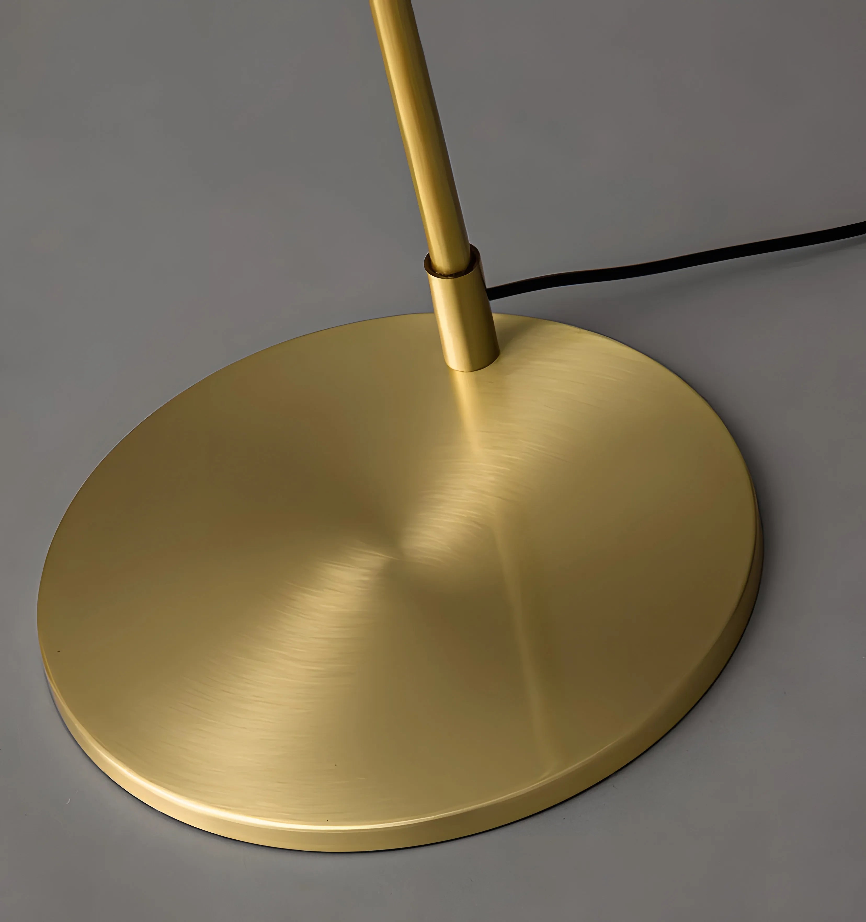 Torris Floor Lamp - NexioPick