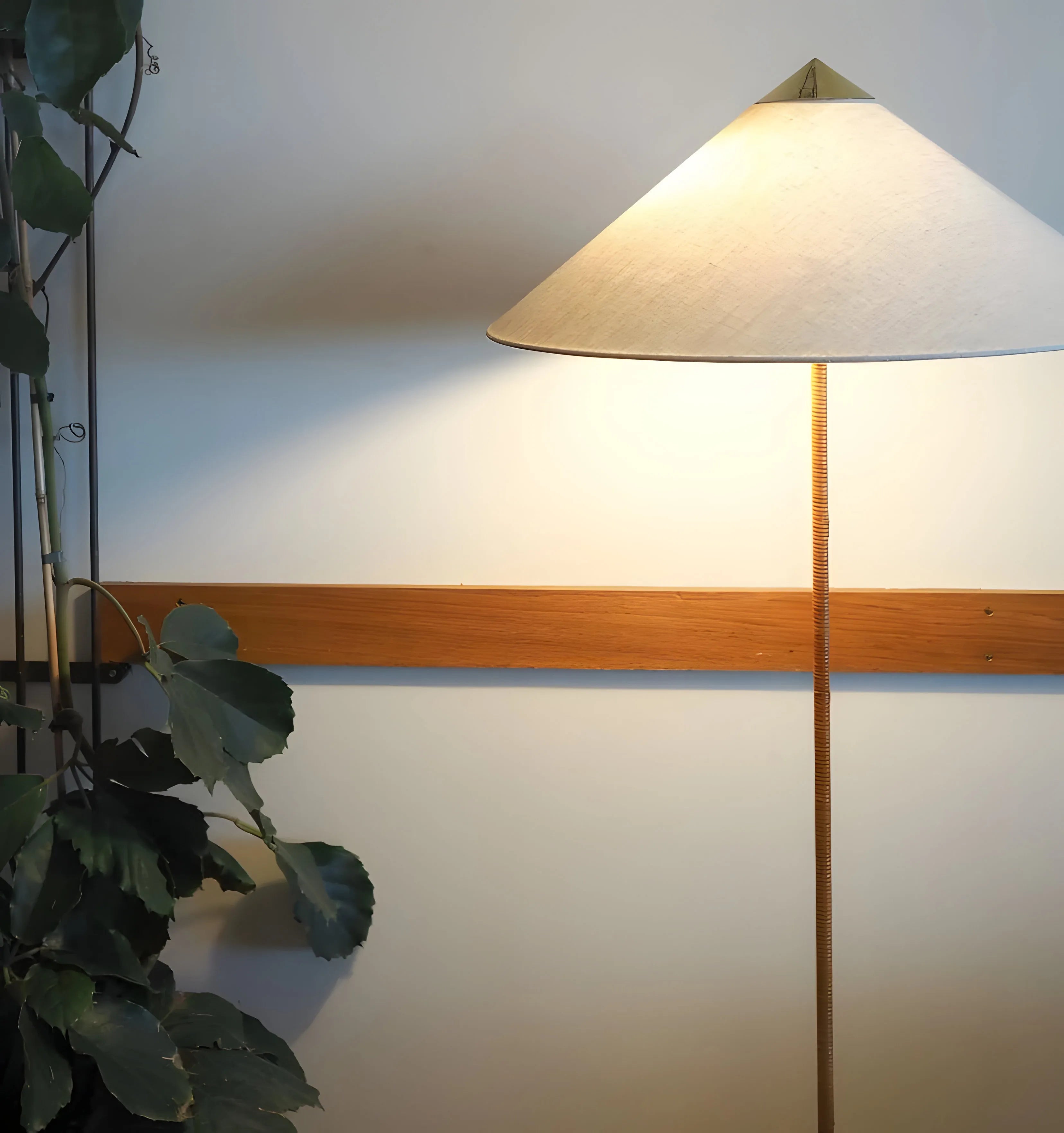 Tynell Floor Lamp - NexioPick