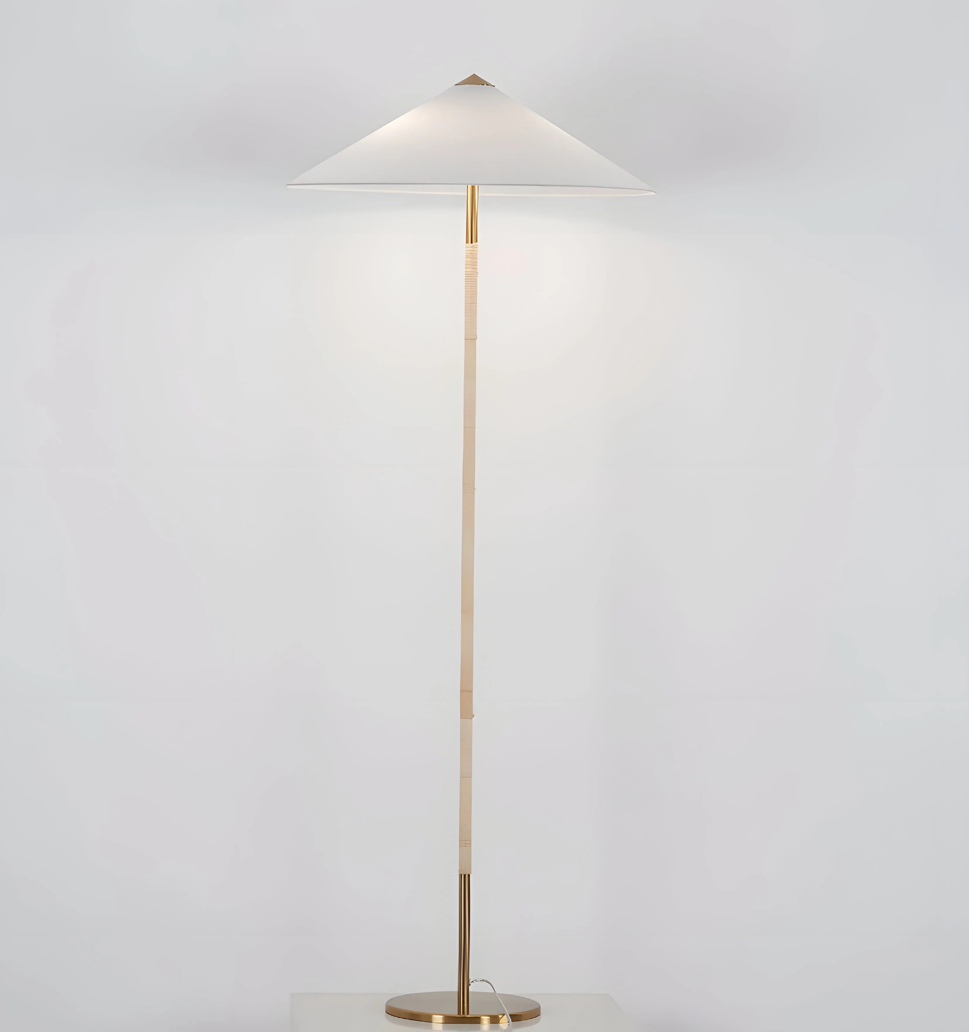 Tynell Floor Lamp - NexioPick