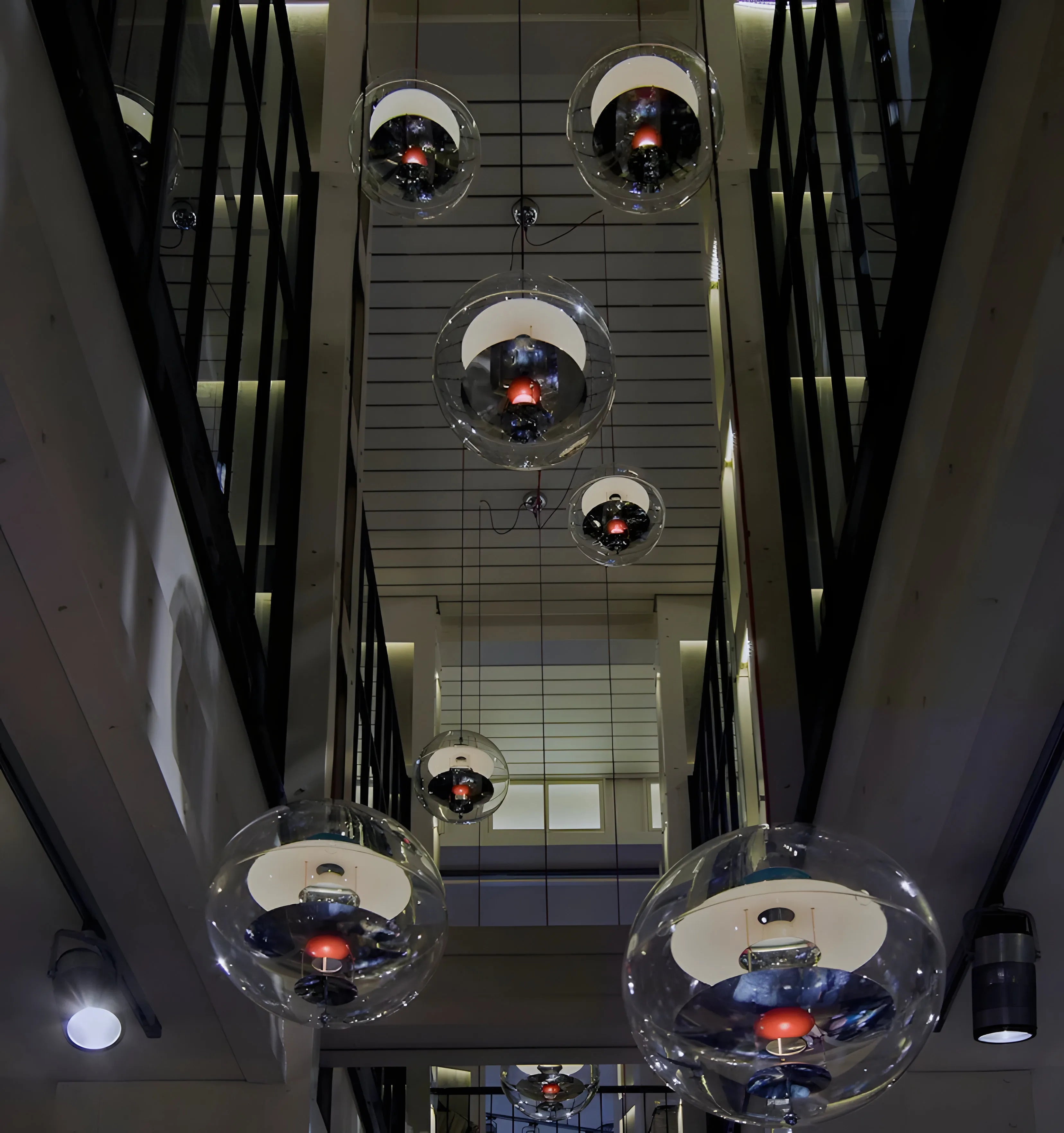 Round Sphere Pendant Lamp - NexioPick