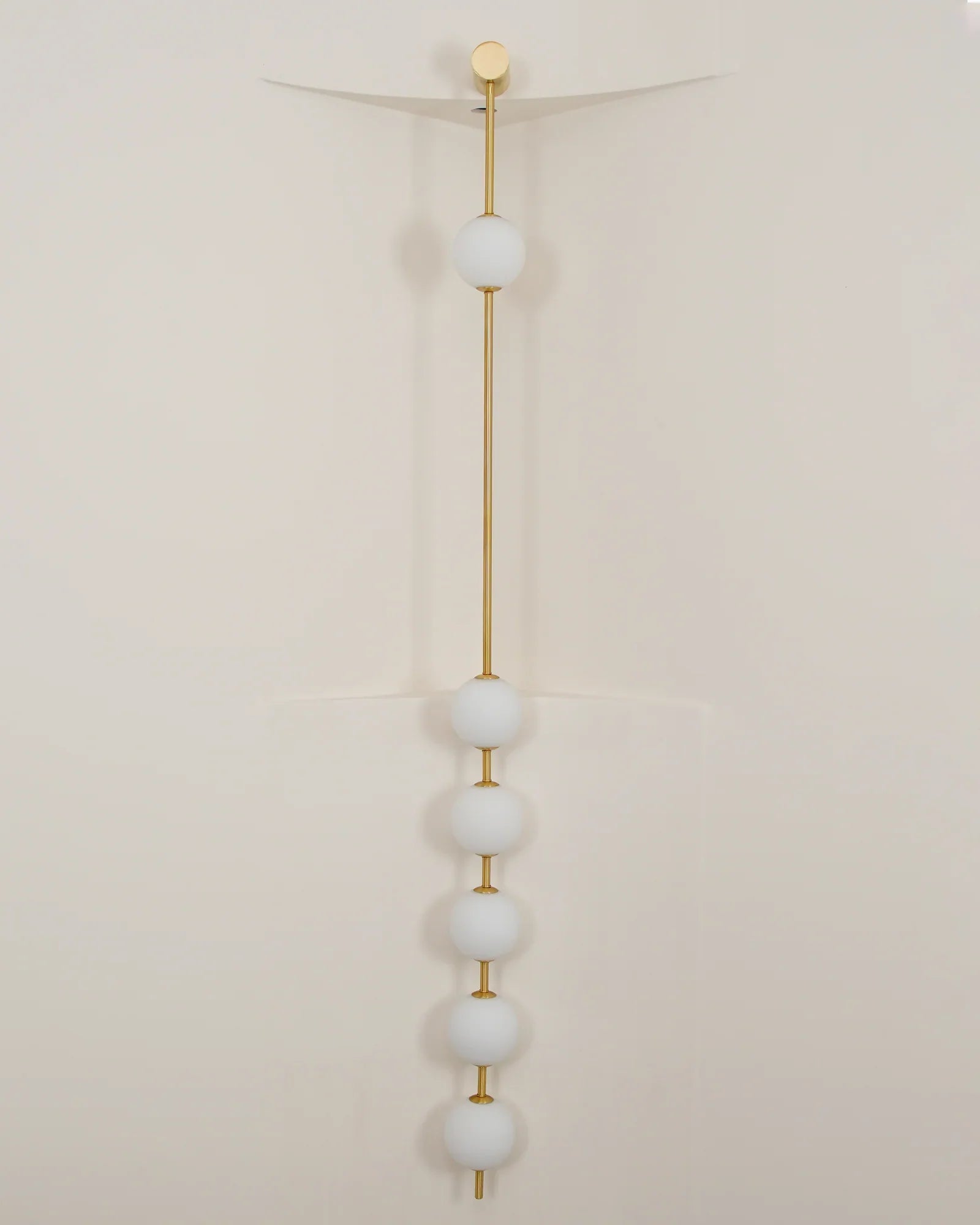 Vertical Balls Wall Lamp - NexioPick