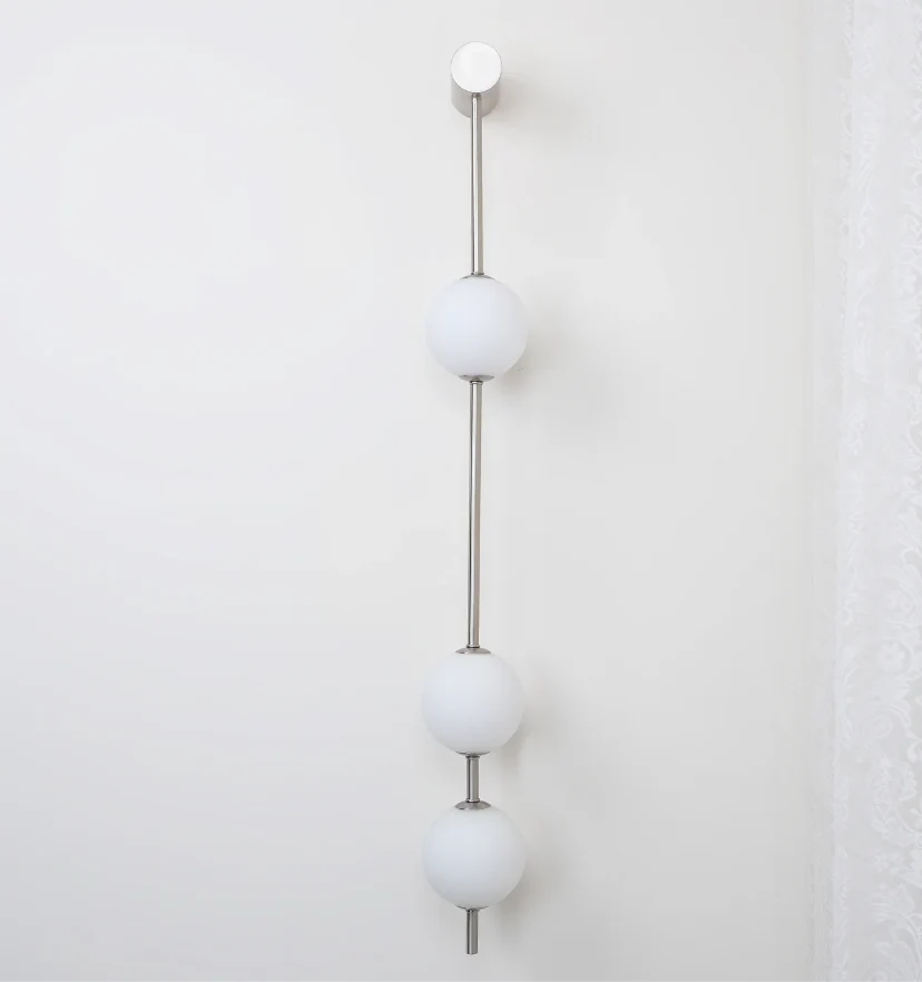 Vertical Balls Wall Lamp - NexioPick