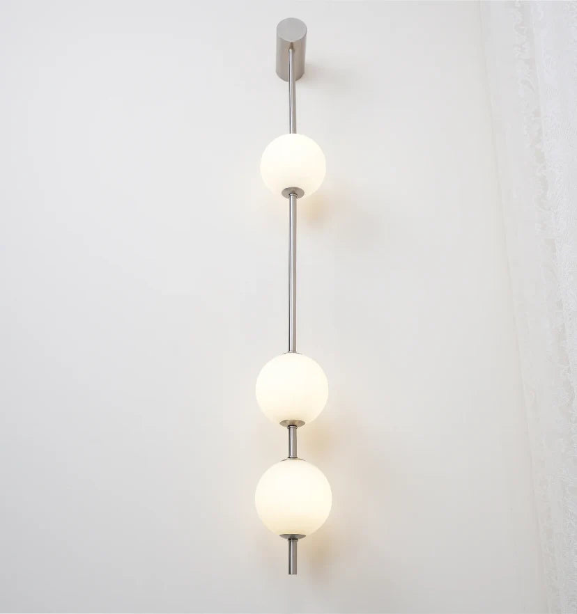 Vertical Balls Wall Lamp - NexioPick