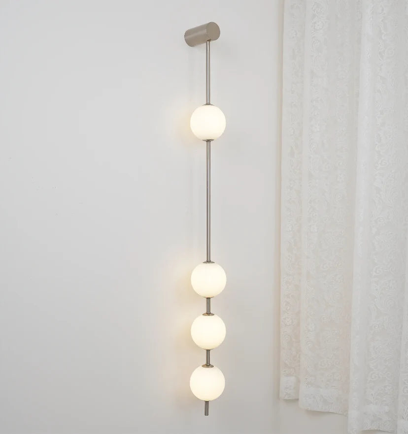 Vertical Balls Wall Lamp - NexioPick