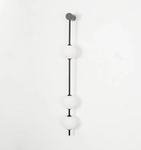 Vertical Balls Wall Lamp - NexioPick