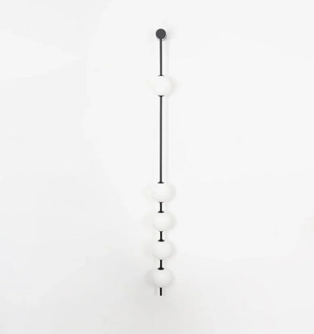 Vertical Balls Wall Lamp - NexioPick