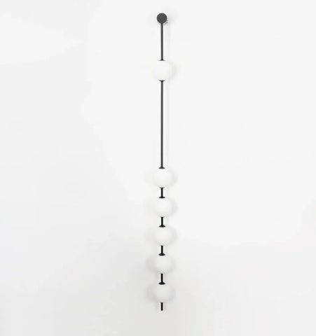 Vertical Balls Wall Lamp - NexioPick