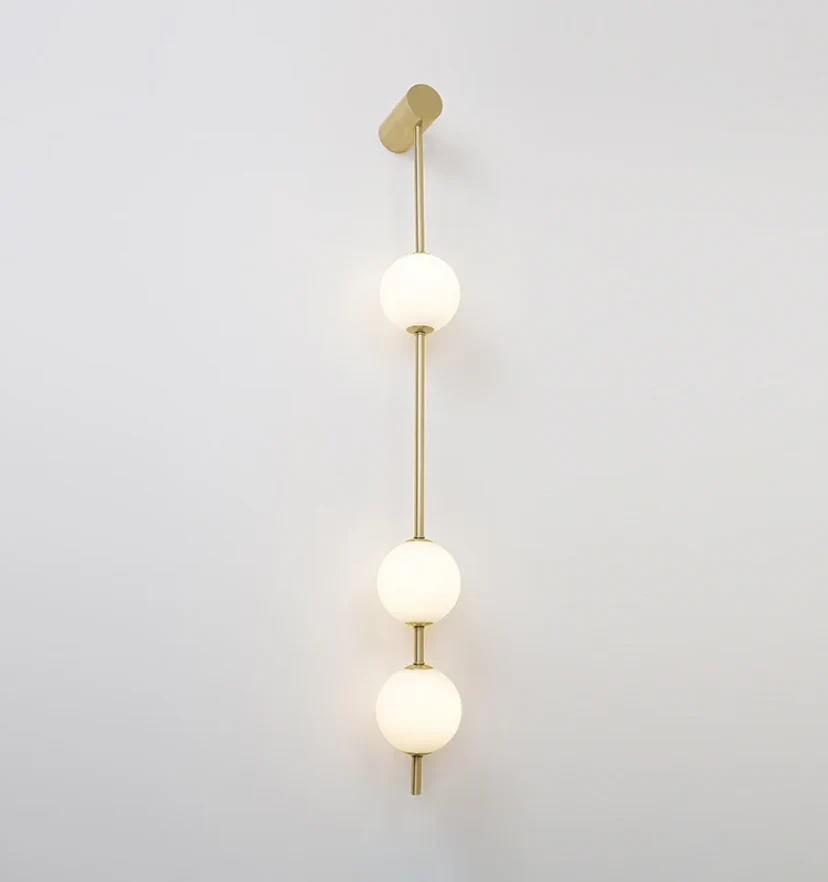 Vertical Balls Wall Lamp - NexioPick