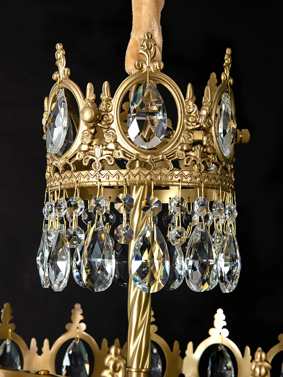 Vintage Crystal Chandelier - NexioPick