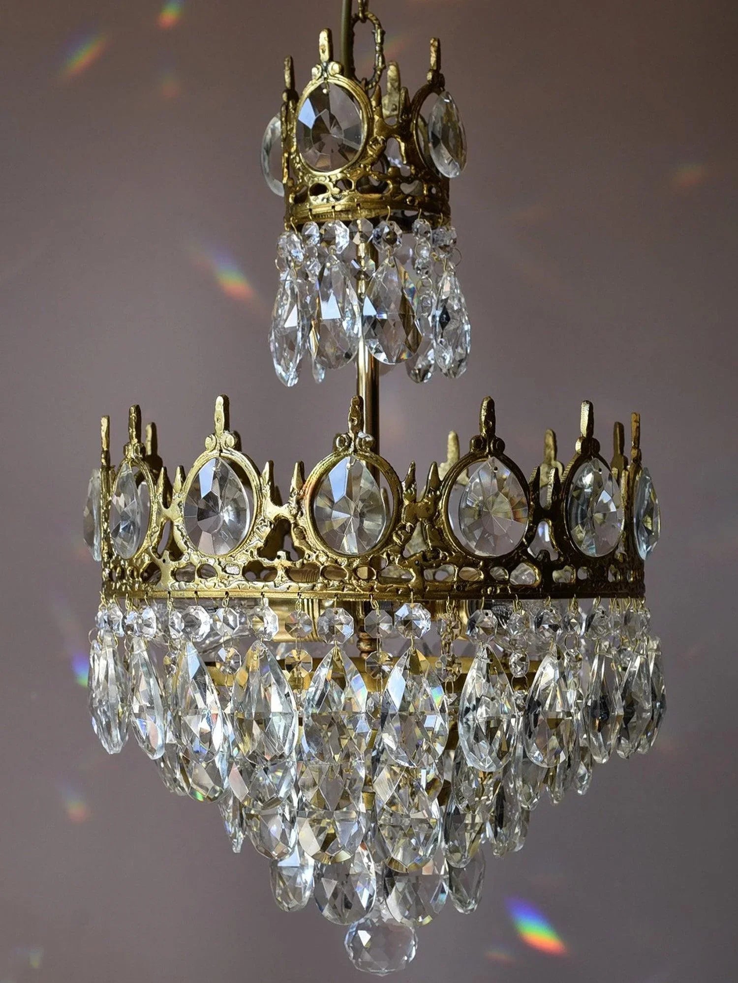 Vintage Crystal Chandelier - NexioPick