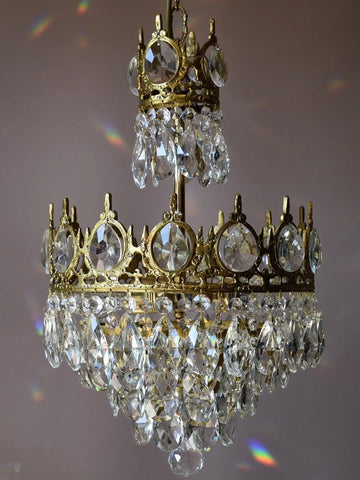 Vintage Crystal Chandelier - NexioPick