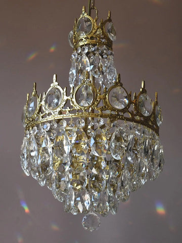 Vintage Crystal Chandelier - NexioPick