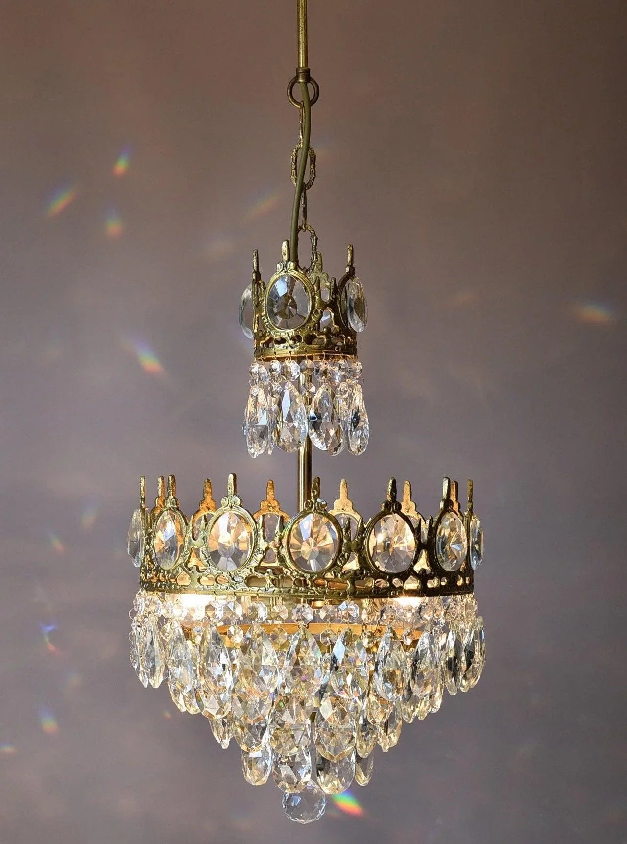 Vintage Crystal Chandelier - NexioPick