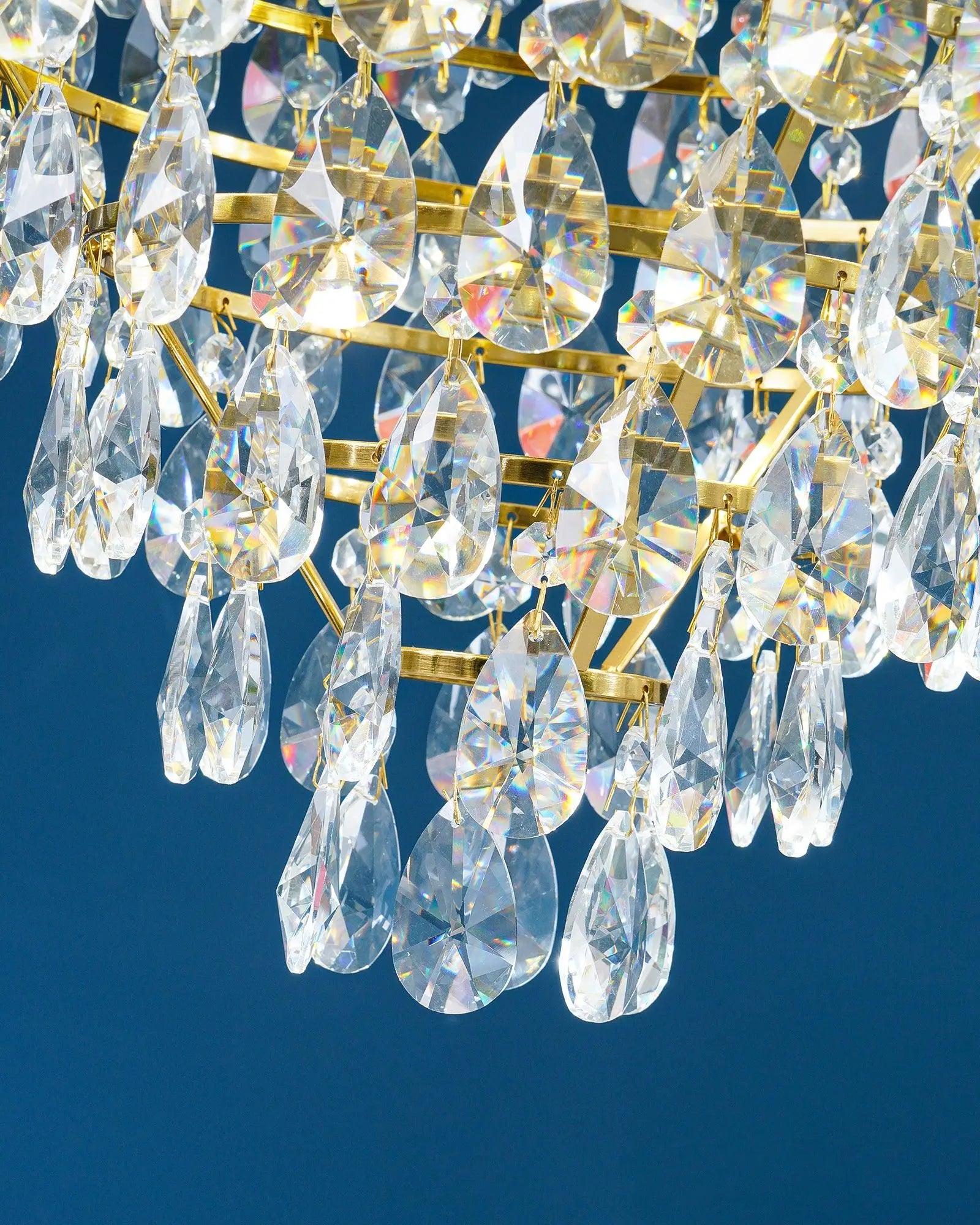 Vintage Crystal Chandelier - NexioPick