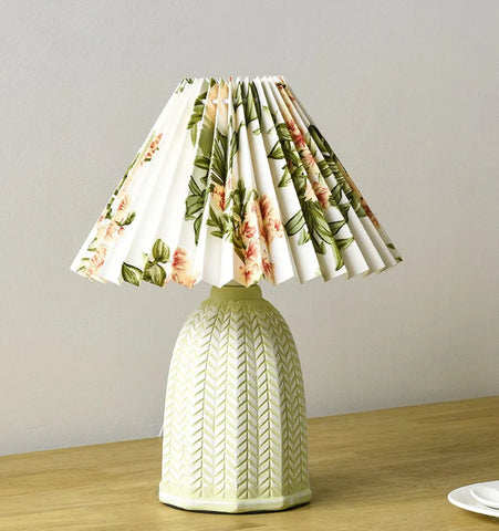 Vintage Pleated Table Lamp - NexioPick