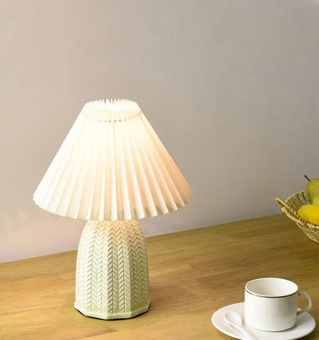 Vintage Pleated Table Lamp - NexioPick