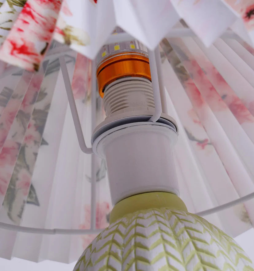 Vintage Pleated Table Lamp - NexioPick