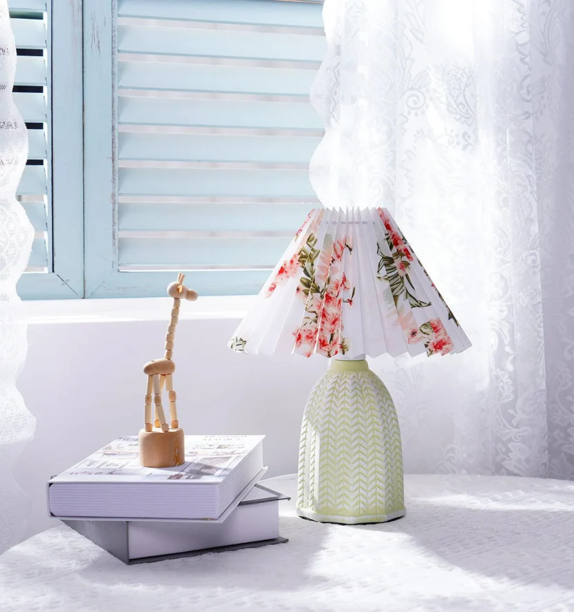 Vintage Pleated Table Lamp - NexioPick