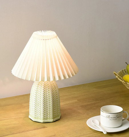 Vintage Pleated Table Lamp - NexioPick