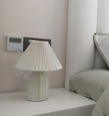 Vintage Pleated Table Lamp - NexioPick