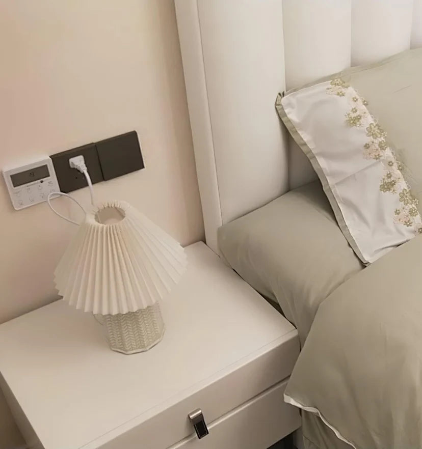 Vintage Pleated Table Lamp - NexioPick