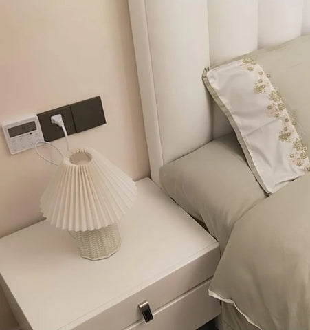 Vintage Pleated Table Lamp - NexioPick