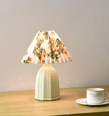 Vintage Pleated Table Lamp - NexioPick