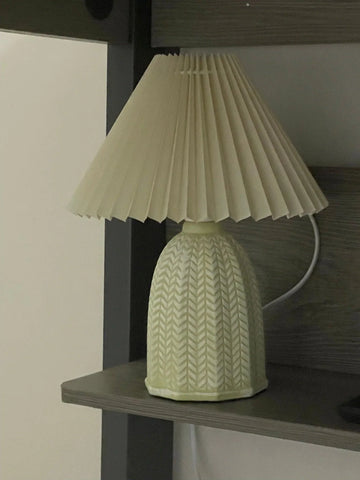 Vintage Pleated Table Lamp - NexioPick
