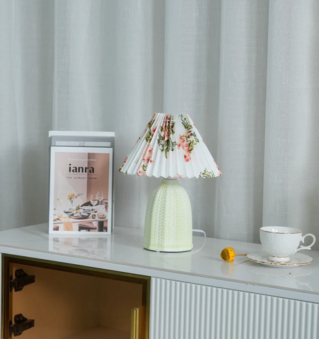 Vintage Pleated Table Lamp - NexioPick