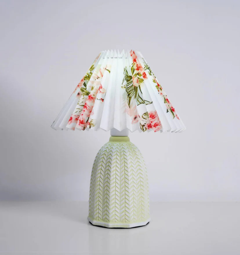 Vintage Pleated Table Lamp - NexioPick