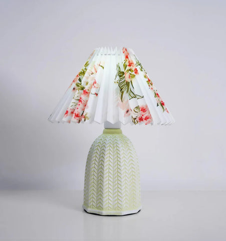 Vintage Pleated Table Lamp - NexioPick